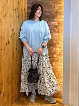 「アイテム（アクセサリー、パープル系）」を使った、ゆかぴさん（レディース・160cm）の春コーディネート