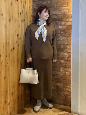 「SHOO・LA・RUE（シューラルー）の【洗濯機可/セットアップ可】さりげないラメ使いで差をつける クルーネックニット（ニット/セーター、ブラウン系）」を使った、ゆかぴさん（レディース・159cm）の冬コーディネート
