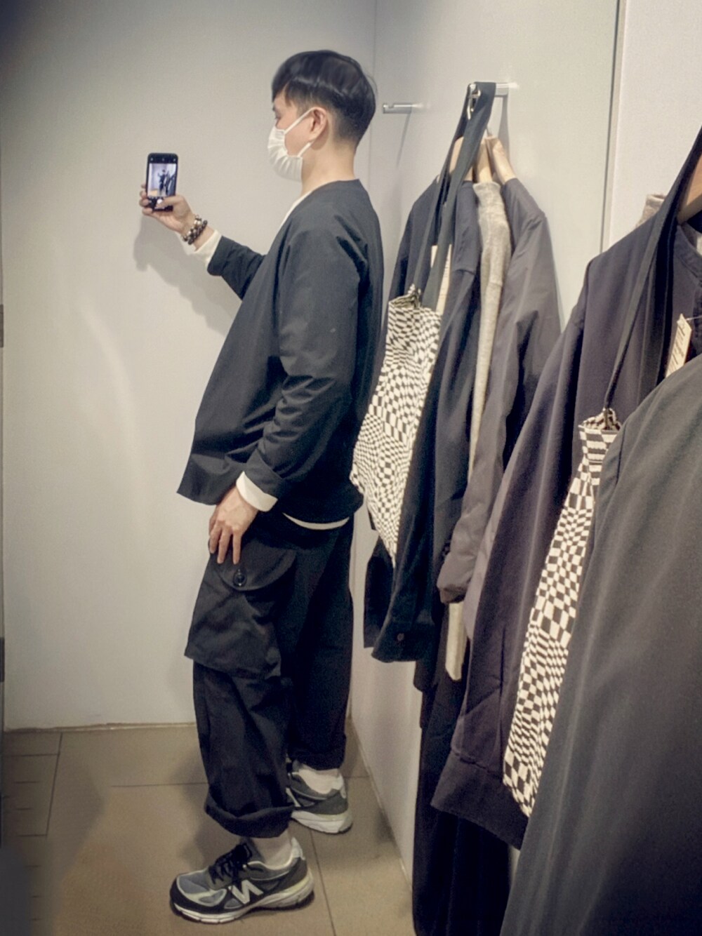 「niko and...のアイテム（その他パンツ、ブラック系）」を使った、Kさん（メンズ・170cm）の冬コーディネートの1枚目の写真
