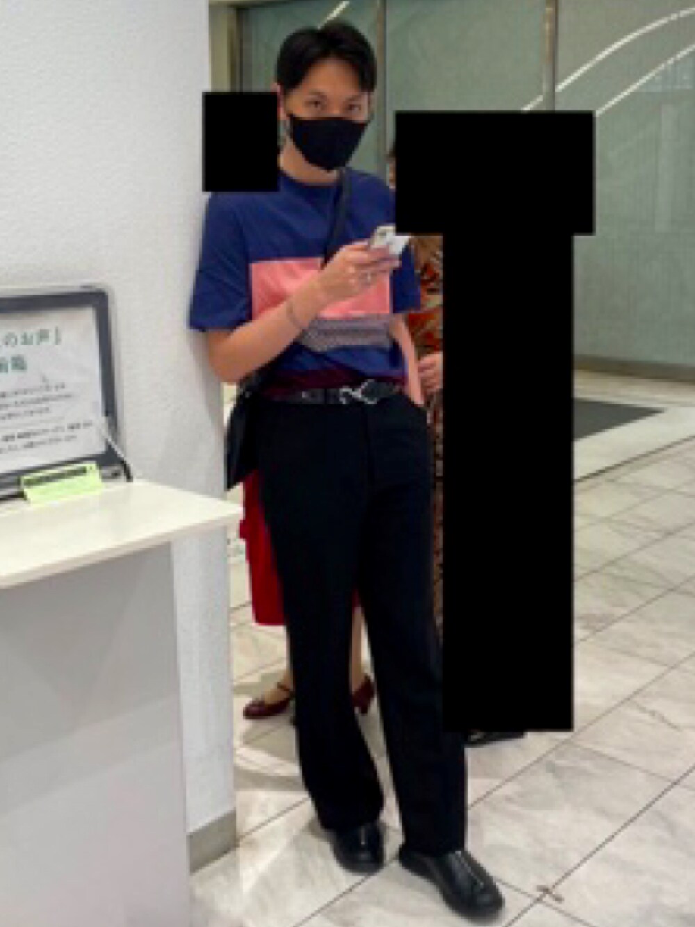 「このスタイルがお気に入り、人だけ切り抜こうとしたら、周りの人も一緒に切り抜かれたので、諦めました」｜「LANVINのLANVIN 和柄入りTシャツ（Tシャツ/カットソー、ブルー系）」を使った、たくみんさん（メンズ・168cm）の夏コーディネートの1枚目の写真