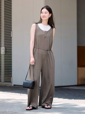「アイテム（つなぎ/オールインワン、グリーン系）」を使った、minamiさん（レディース・165cm）の秋コーディネート