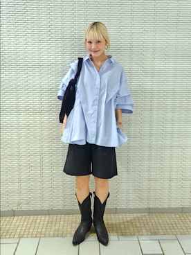 「KBF（ケイビーエフ）のランダムタックハーフスリーブシャツ（シャツ/ブラウス、ブルー系）」を使った、sayakaさん（レディース・161cm）の夏コーディネート