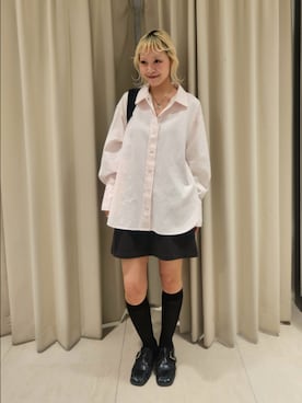 「KBF（ケイビーエフ）のコットンツイルBIGシャツ（シャツ/ブラウス、ピンク系）」を使った、sayakaさん（レディース・161cm）の秋コーディネート