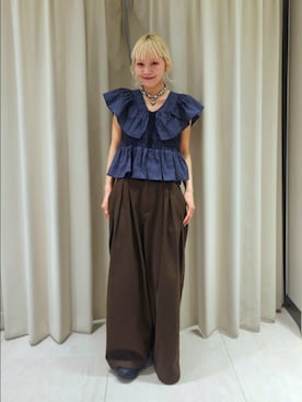 「KBF（ケイビーエフ）のフロントホックチェックフリルブラウス（シャツ/ブラウス、ブルー系）」を使った、sayakaさん（レディース・161cm）の春コーディネート