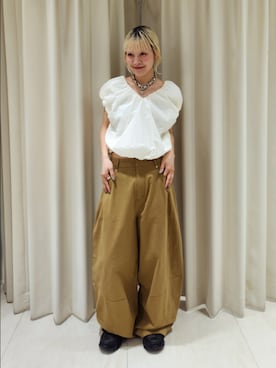 「KBF（ケイビーエフ）のアイテム（パンツ）」を使った、sayakaさん（レディース・161cm）の春コーディネート