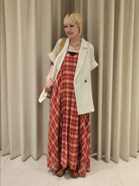 「KBF（ケイビーエフ）のチェックプリーツキャミワンピース（ワンピース、レッド系）」を使った、sayakaさん（レディース・161cm）の春コーディネート
