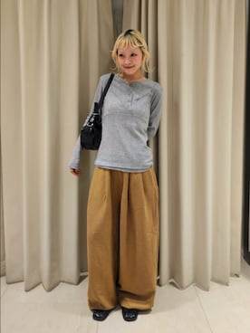 「KBF（ケイビーエフ）のアイレットキャミレイヤードトップス（Tシャツ/カットソー、グレー系）」を使った、sayakaさん（レディース・161cm）の秋コーディネート