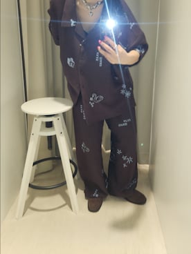 「KBF（ケイビーエフ）のTATTOOオーバーシャツ（シャツ/ブラウス、ブラウン系）」を使った、sayakaさん（レディース・161cm）の春コーディネート