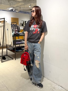 「X-girl（エックスガール）のDISTRESSED BAGGY DENIM PANTS（デニムパンツ、ブルー系）」を使った、江川史唯さん（レディース・168cm）の夏コーディネート