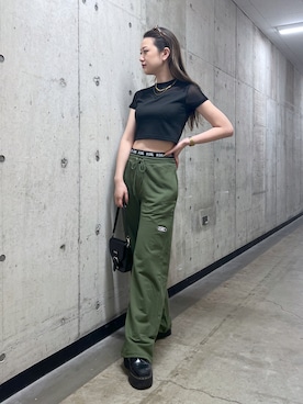 「エクストララージ」｜「アイテム（スウェットパンツ）」を使った、江川史唯さん（レディース・168cm）の夏コーディネート