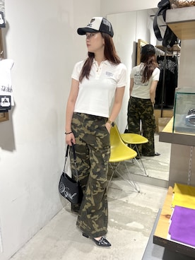 「X-girl（エックスガール）のVINTAGE LABEL FACE BABY POLO TOP（ポロシャツ、ホワイト系）」を使った、江川史唯さん（レディース・168cm）の夏コーディネート