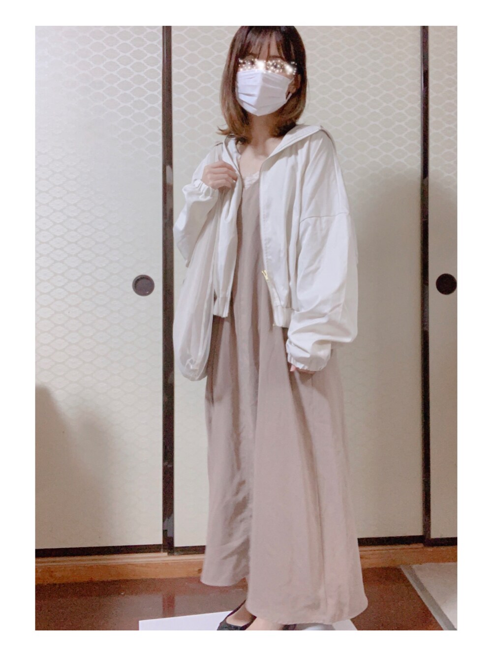 「秋コーデ、シンプルコーデ、大人カジュアル、ワンピース、ゆるコーデ、SM2、淡色コーデ、バレエシューズ、ナチュラル、マウンテンパーカー、GRL、サマンサモスモス、淡色女子、秋ルック紹介するよ、キャミワンピース」｜「SM2のアイテム（ワンピース、ベージュ系）」を使った、piyoyoさん（レディース・154cm）の秋コーディネートの1枚目の写真