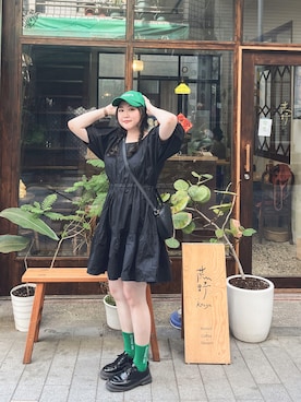 「H&M（エイチ・アンド・エム）のアイテム（メッセンジャーバッグ）」を使った、米さん（レディース・166cm）の春コーディネート