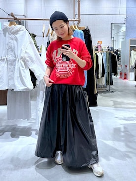 「人気アイテムをチェック！」｜「アイテム（スウェット）」を使った、minaさん（レディース・155cm）の春コーディネート