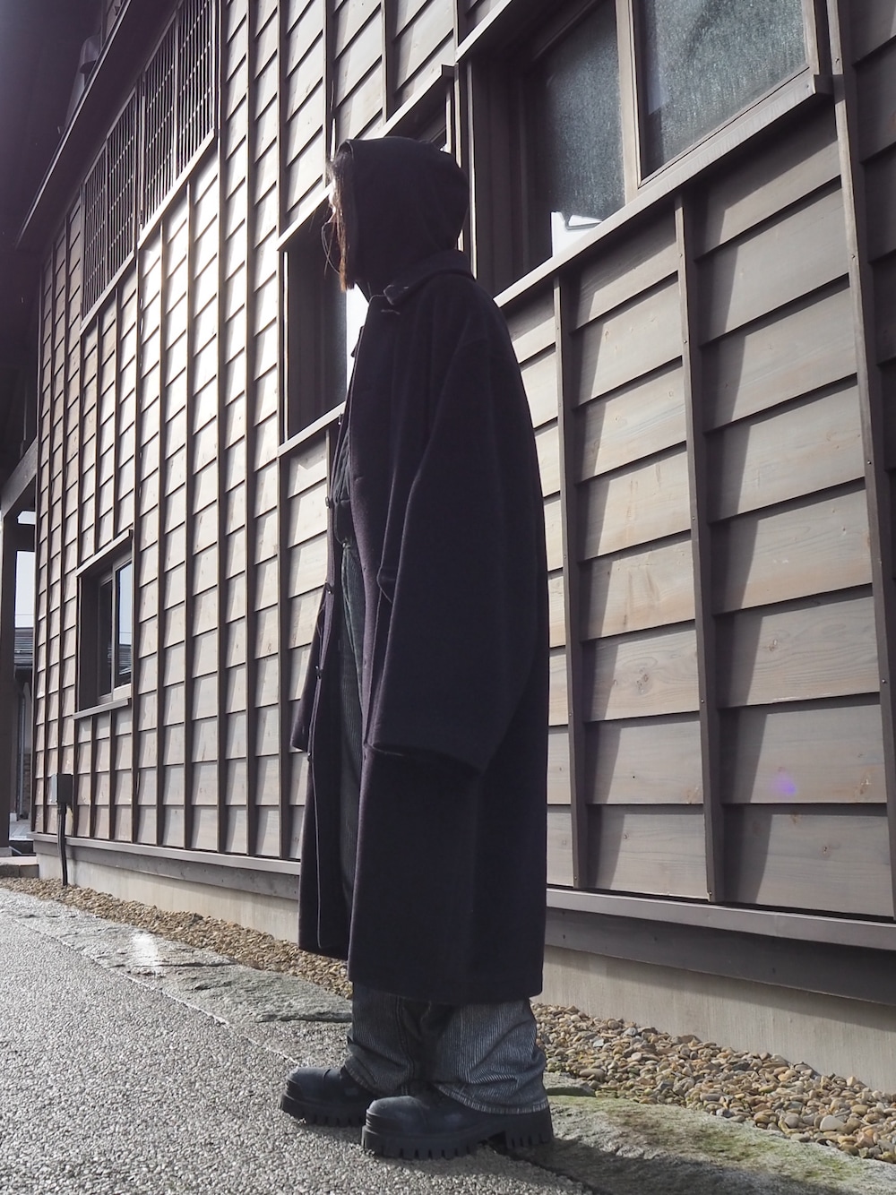 BALENCIAGAのステンカラーコートを使った人気ファッション