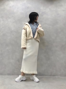 「白スカート」｜「アイテム（その他アウター）」を使った、トリウミユカ(骨格ストレート/イエベ秋)さん（レディース・166cm）の秋コーディネート