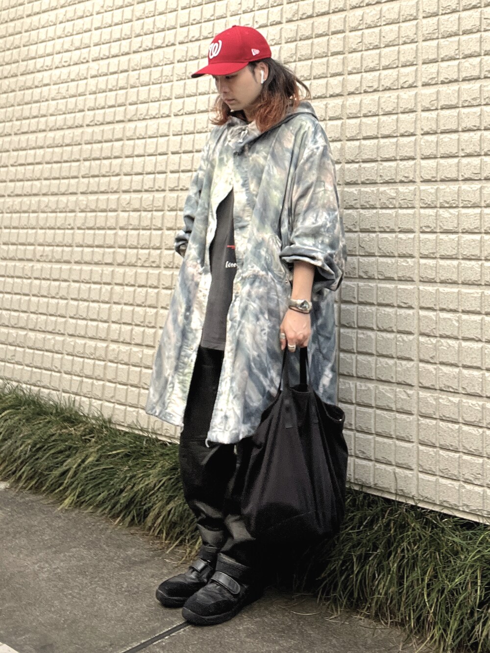 「vintage、ヴィンテージ、キャップ、ニューエラ、スノーパーカー、バンドT、レザーパンツ、ヘルメットバッグ、ハミルトン、パイロットブーツ」｜「german pilotのアイテム（スニーカー、ブラック系）」を使った、&GOMAさん（メンズ・171cm）の秋コーディネートの1枚目の写真