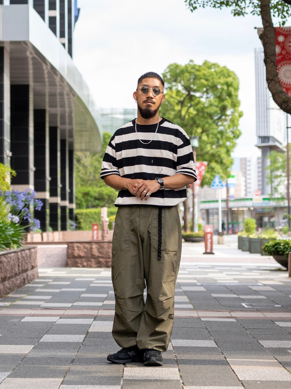 メンズショットパンツ　ブラック　カーゴパンツ matsuoka(Schott South)｜schottのカーゴパンツを使ったコーディネート