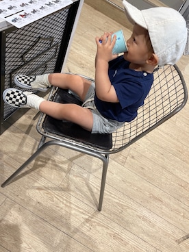 「アイテム（スウェットパンツ、シルバー系）」を使った、emuさん（キッズ・80cm）の夏コーディネート