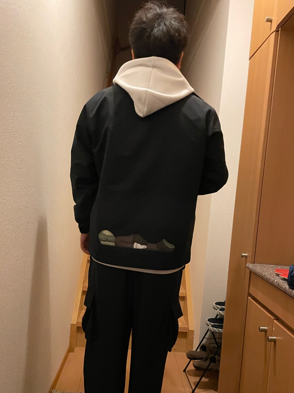 「GU、GUコーデ、アベイル、アベイルコーデ、ユニクロ、ユニクロコーデ、UNIQLO、UNIQLOコーデ、メンズファッション、秋のコーデ」｜「UNIQLOのアイテム（その他アウター、ブラック系）」を使った、sakさん（メンズ・179cm）の秋コーディネートの1枚目の写真