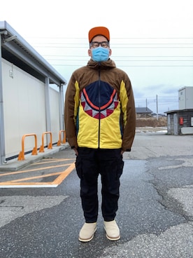 「suicoke（スイコック）のアイテム（スリッポン）」を使った、ノビ山本さん（メンズ・170cm）の冬コーディネート