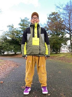 「doublet（ダブレット）のアイテム（パンツ）」を使った、ノビ山本さん（メンズ・170cm）の春コーディネート