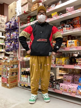 「doublet（ダブレット）のアイテム（パンツ）」を使った、ノビ山本さん（メンズ・170cm）の春コーディネート