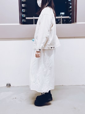 「LOEWE」｜「アイテム（デニムジャケット）」を使った、えんさん（レディース・158cm）の冬コーディネート