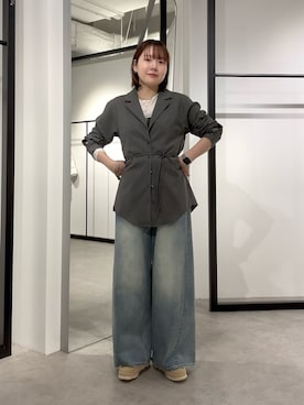 「Lui's（ルイス）のストライプテーラードシャツ（シャツ/ブラウス、グレー系）」を使った、YU さん（レディース・159cm）の春コーディネート