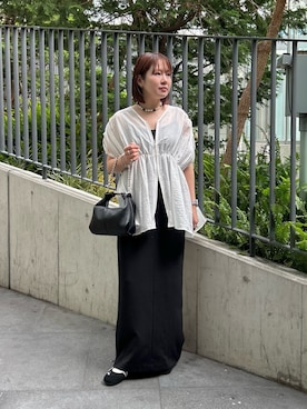「Lui's（ルイス）のシアーギャザーVネックZIPブラウス（シャツ/ブラウス、ホワイト系）」を使った、YU さん（レディース・159cm）の夏コーディネート