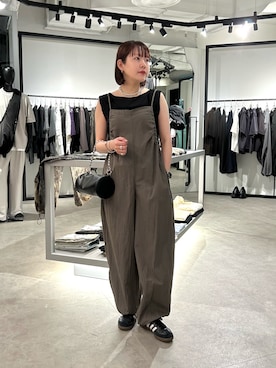 「アイテム（サロペット/オーバーオール、グレー系）」を使った、YU さん（レディース・159cm）の夏コーディネート