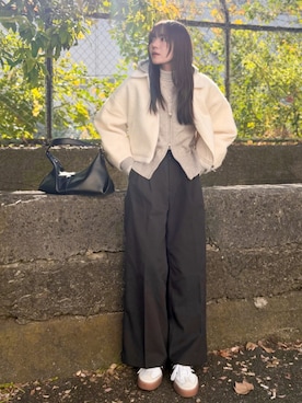 「アイテム（スニーカー）」を使った、かほこ。さん（レディース・162cm）の秋コーディネート