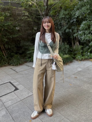 「AMPHI(アンフィ)のシアービスチェ キャミソール(キャミソール)」を使った、かほこ。さん(レディース・162cm)の秋コーディネート