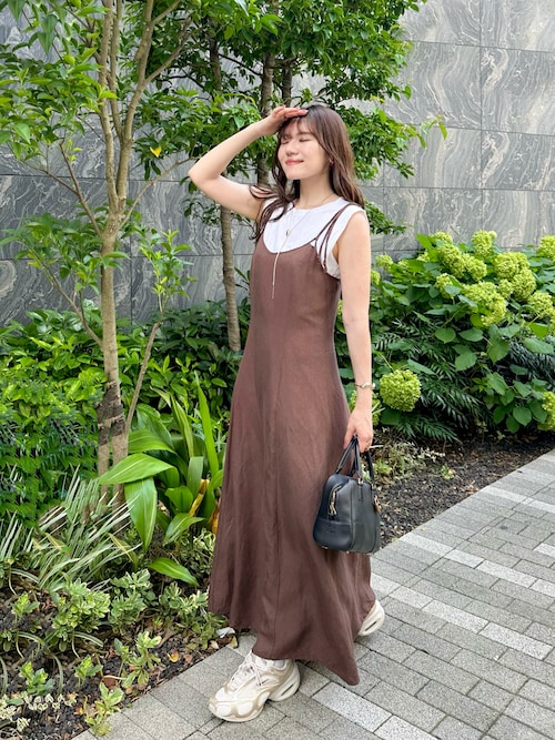 ZARAのワンピース/ドレス（ブラウン系）を使った「キャミワンピ」の