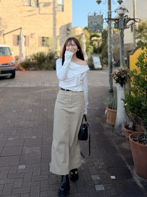 「NOGLE（ノグル）の【NOGLE/ノグル】2wayオフショルTシャツ（Tシャツ/カットソー）」を使った、かほこ。さん（レディース・162cm）の秋コーディネート