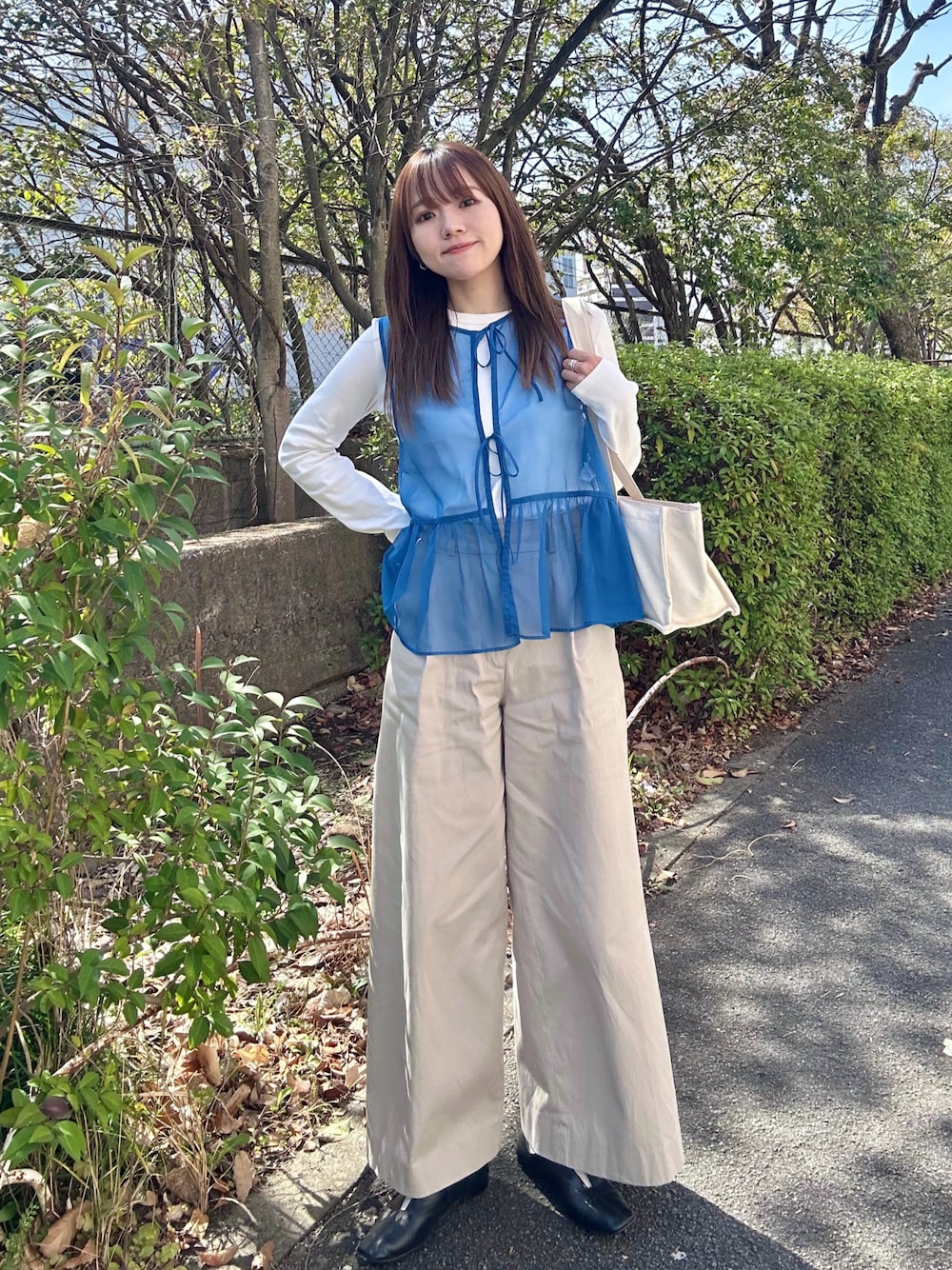 オーガンジー ギャザー ベスト -2WAY-を使った人気ファッション