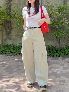 「NIKE（ナイキ）のナイキ スポーツウェア チル ニット ウィメンズ スリム クロップド Tシャツ / Nike Sportswear Chill Knit Women's Slim Cropped T-Shirt IR7841-100 White（Tシャツ/カットソー、ホワイト系）」を使った、かほこ。さん（レディース・162cm）の春コーディネート