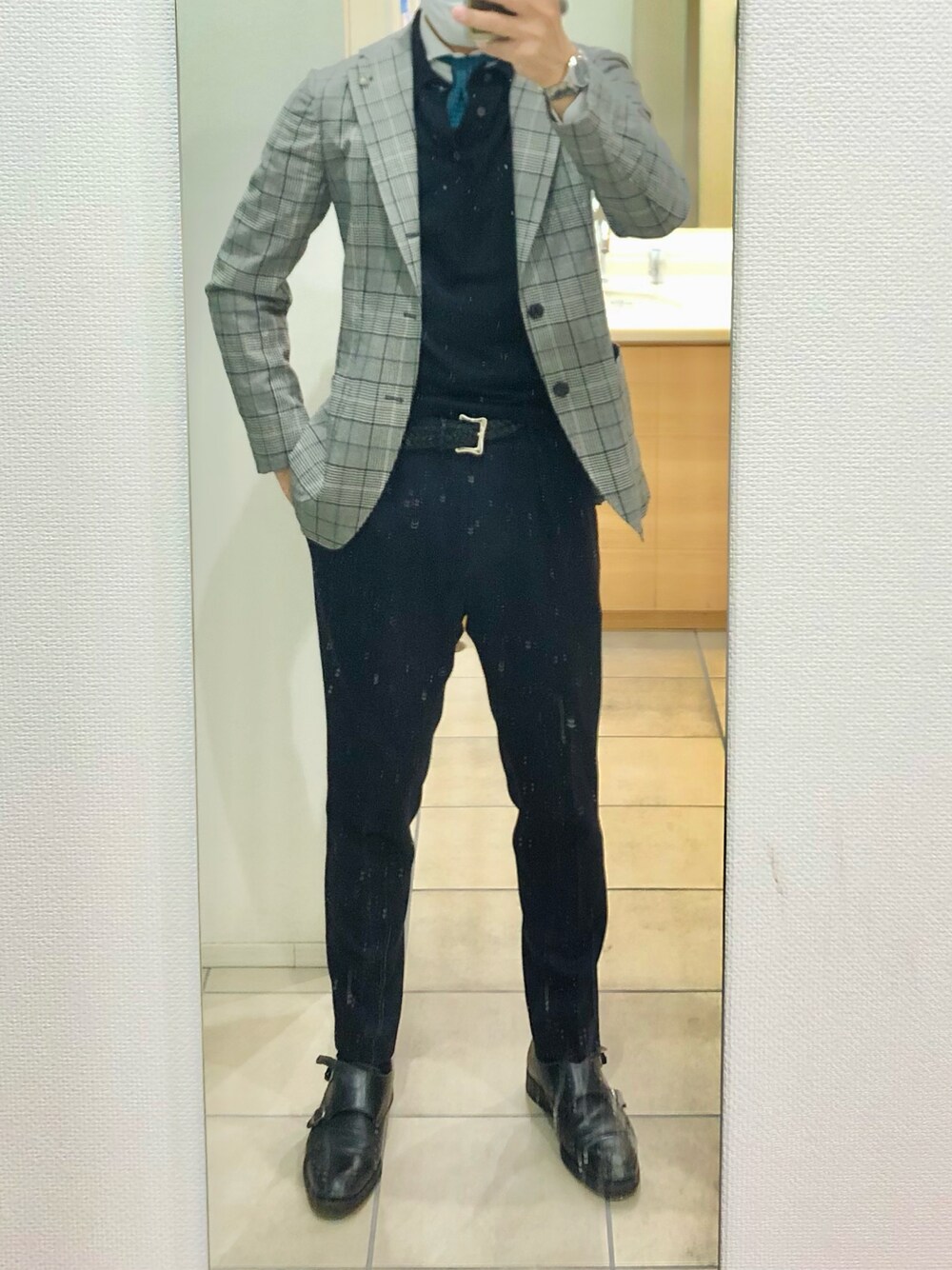 「ジャケパン、出勤、グレンチェック」｜「HERMESのアイテム（ネクタイ、グリーン系）」を使った、RTさん（メンズ・177cm）の秋コーディネートの1枚目の写真