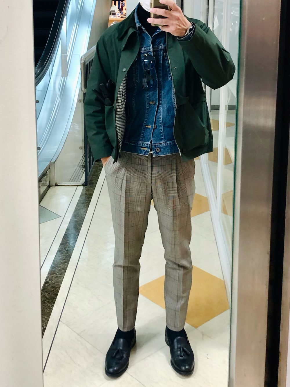 「休日コーデ」｜「UNIQLOのアイテム（デニムジャケット、ブルー系）」を使った、RTさん（メンズ・177cm）の冬コーディネートの1枚目の写真