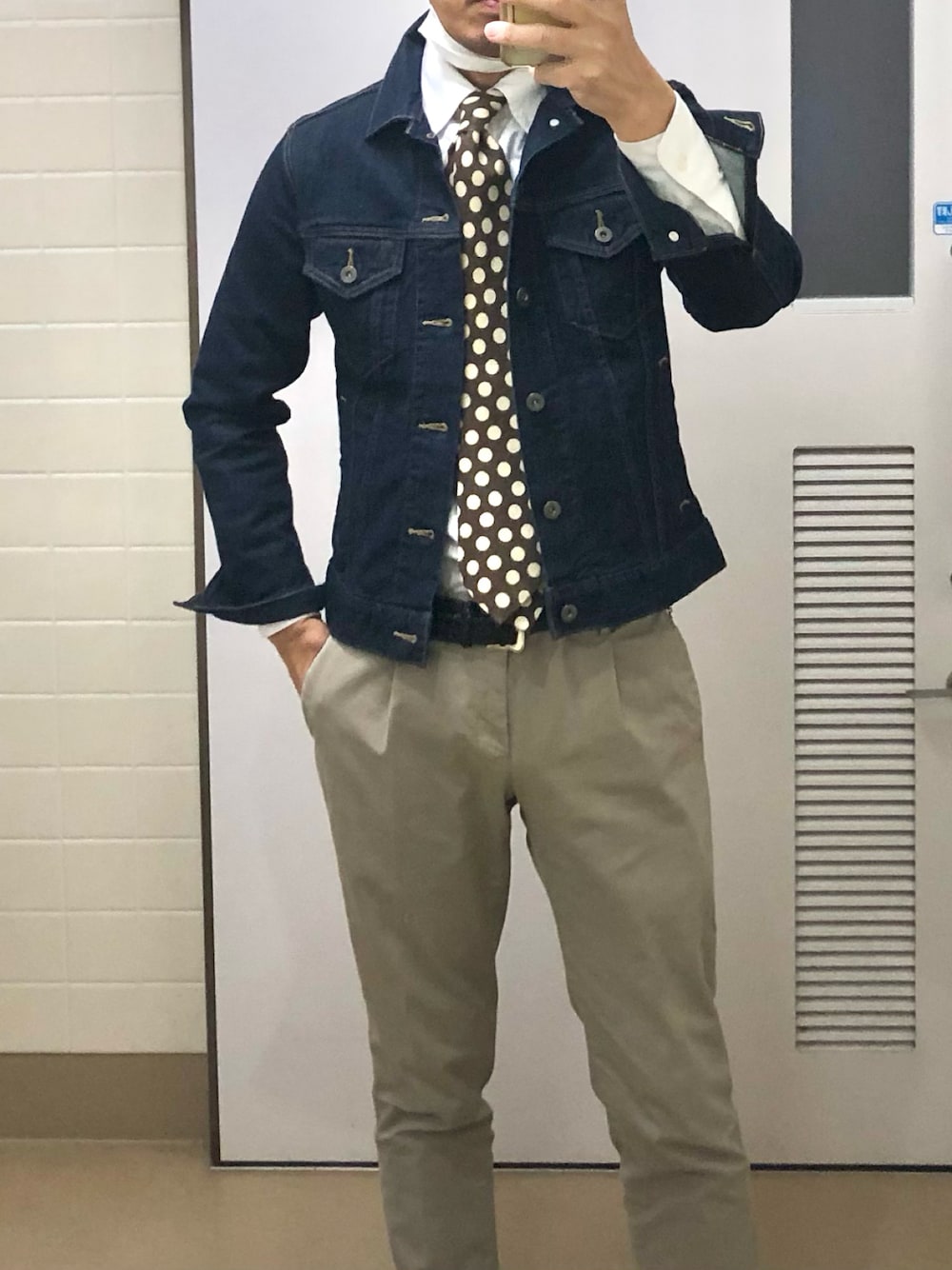 「出勤、ウォームビズ」｜「UNITED ARROWSのアイテム（ネクタイ、ブラウン系）」を使った、RTさん（メンズ・177cm）の冬コーディネートの1枚目の写真
