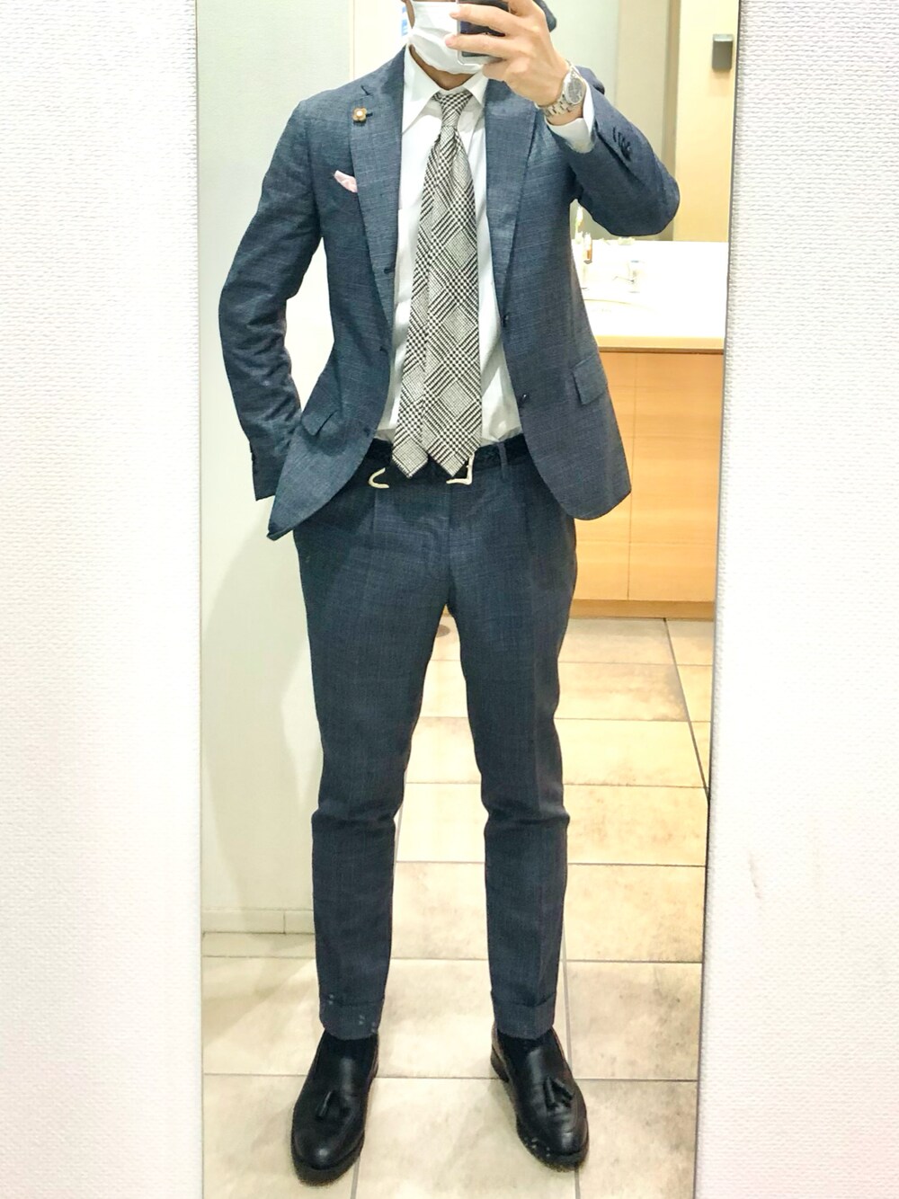「出勤、セットアップ」｜「FRANCO BASSIのアイテム（ネクタイ、グレー系）」を使った、RTさん（メンズ・177cm）の春コーディネートの1枚目の写真