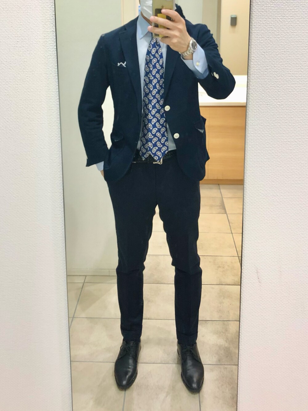 「出勤」｜「FRANCO BASSIのアイテム（ネクタイ、ブルー系）」を使った、RTさん（メンズ・177cm）の春コーディネートの1枚目の写真