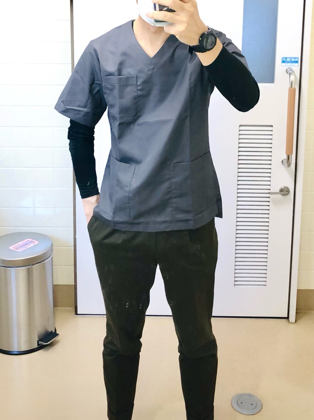 「classicoのアイテム（トップス、グレー系）」を使った、RTさん（メンズ・177cm）の春コーディネートの1枚目の写真