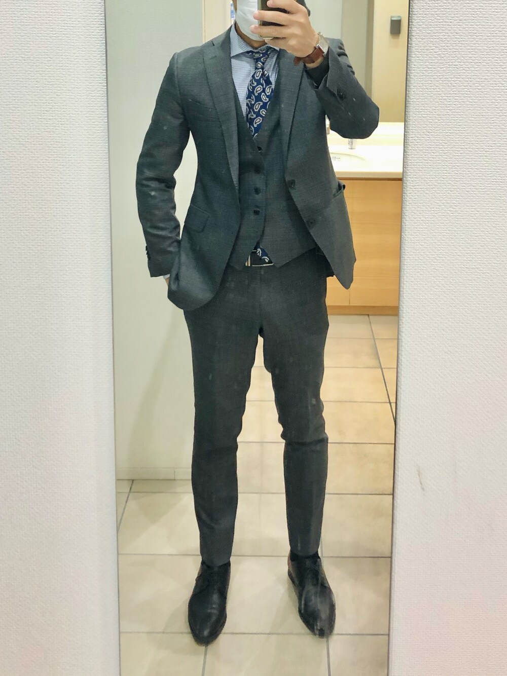 「出勤、スリーピース、セットアップ」｜「FRANCO BASSIのアイテム（ネクタイ、ブルー系）」を使った、RTさん（メンズ・177cm）の秋コーディネートの1枚目の写真