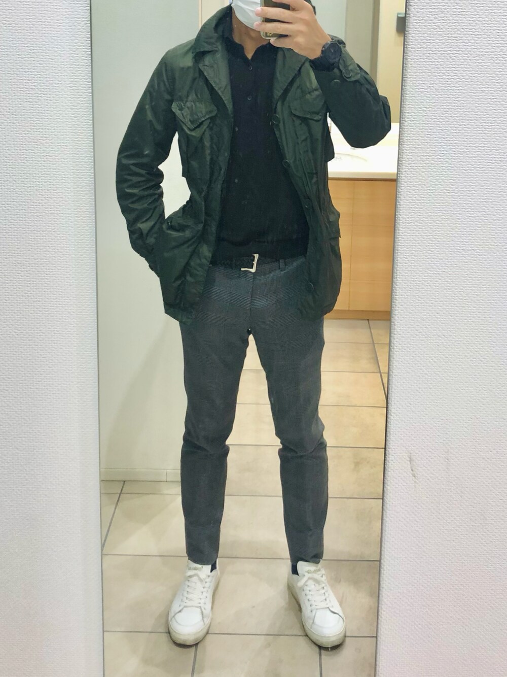 「出勤」｜「UNIQLOのアイテム（ニット/セーター、ブラウン系）」を使った、RTさん（メンズ・177cm）の秋コーディネートの1枚目の写真