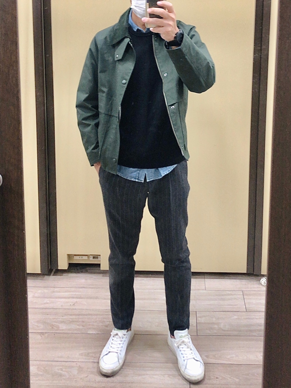 「休日スタイル」｜「UNIQLOのアイテム（ニット/セーター、ブラック系）」を使った、RTさん（メンズ・177cm）の秋コーディネートの1枚目の写真
