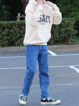 「チャックテイラー」｜「アイテム（スウェット）」を使った、sawaさん（メンズ・173cm）の秋コーディネート