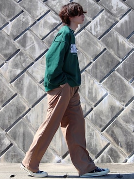 「チャックテイラー」｜「アイテム（スウェット）」を使った、sawaさん（メンズ・173cm）の春コーディネート