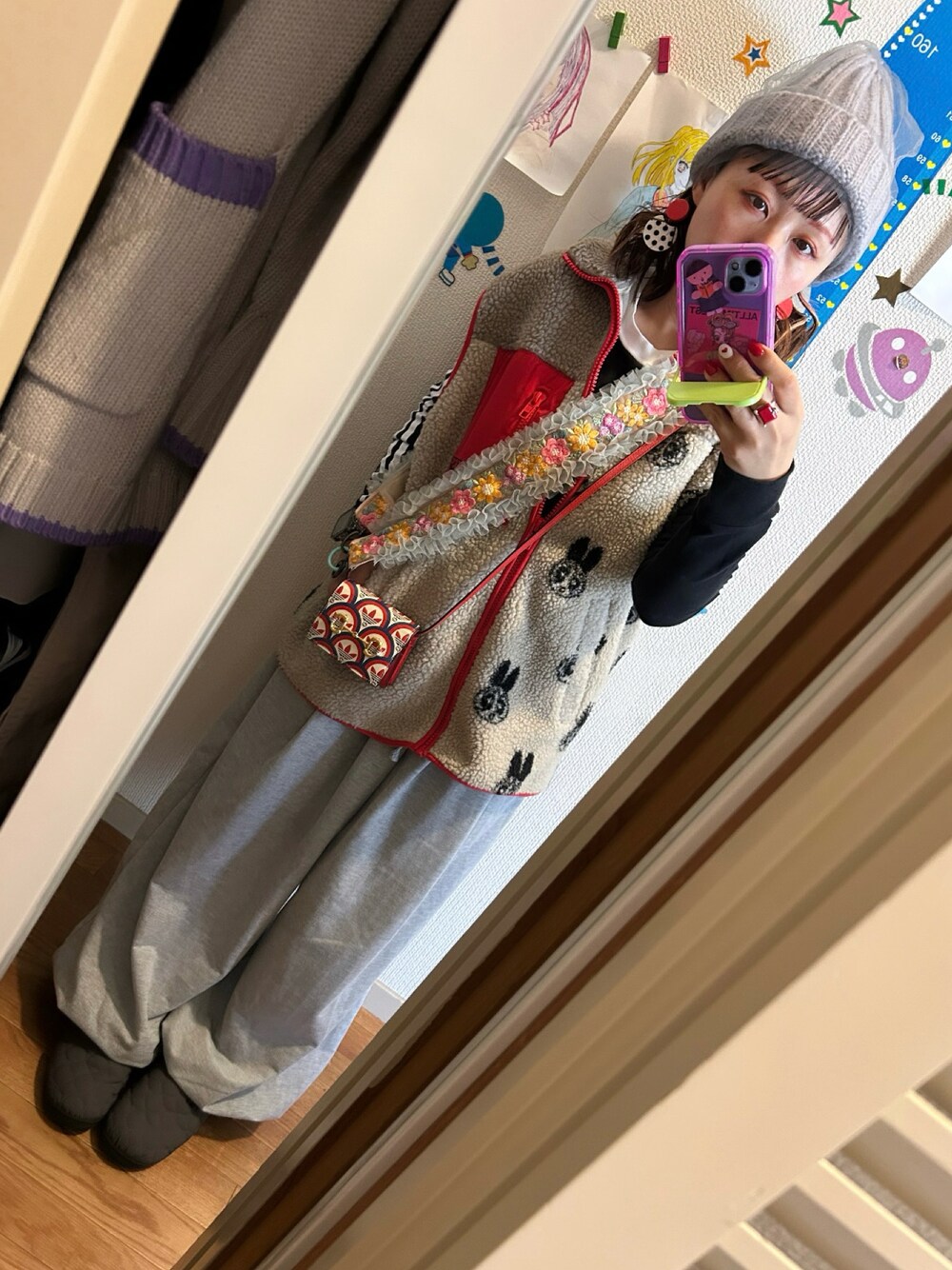 「？のアイテム（スウェットパンツ、グレー系）」を使った、◎みお◎さん（レディース・150cm）の秋コーディネートの1枚目の写真