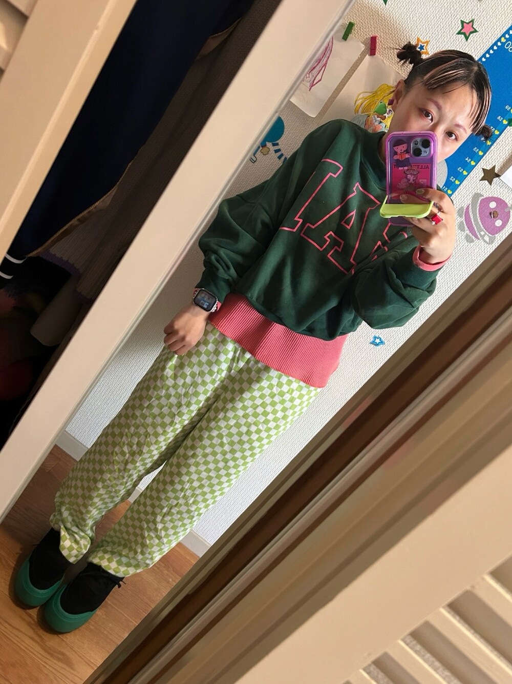 「GAPのGapロゴ イージー プルオーバー スウェット（スウェット、グリーン系）」を使った、◎みお◎さん（レディース・150cm）の秋コーディネートの1枚目の写真